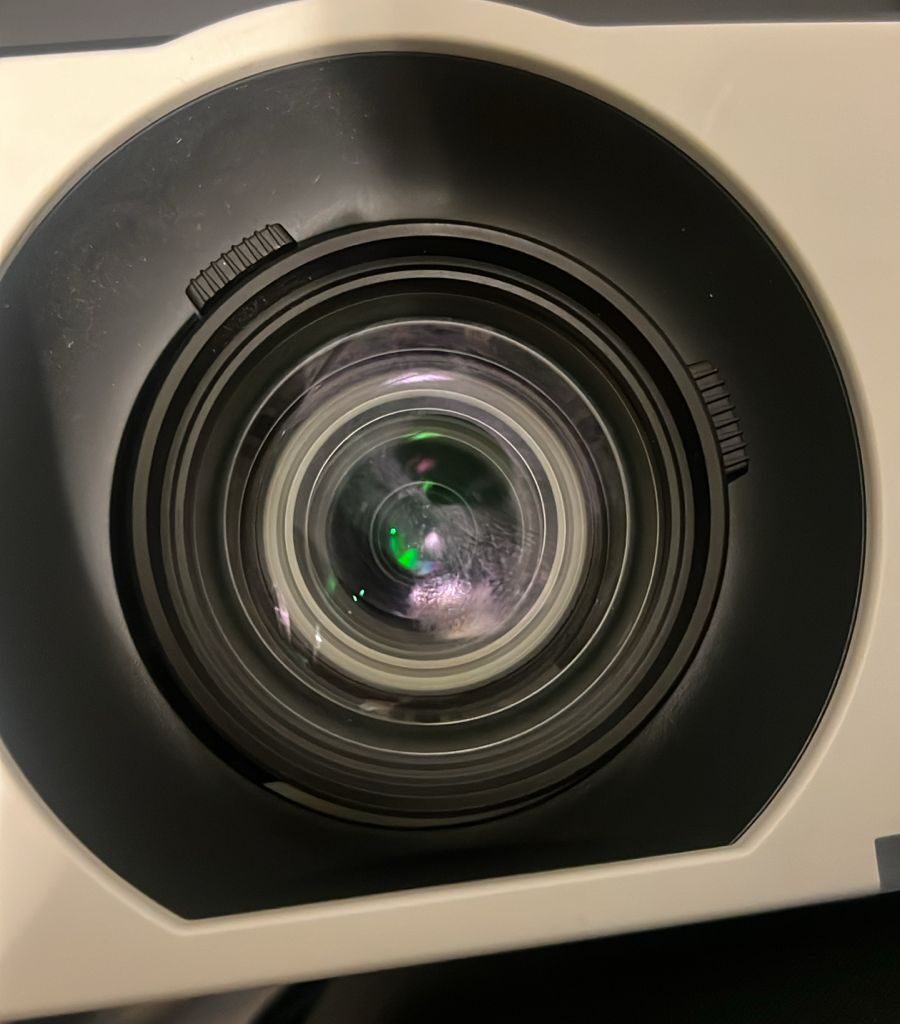 Lensa block rusak karena overheat