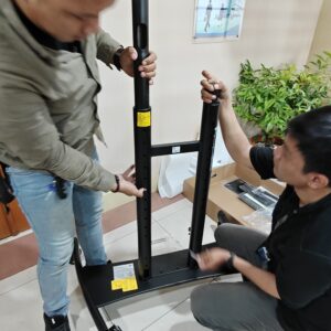 IFP Samsung Perakitan Bracket Stand (1)